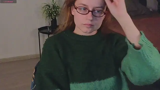 Snapshot of reb_luvng chatting on 10-12-25, 02:16 reb luvng online show from 10-12-25, 02:16