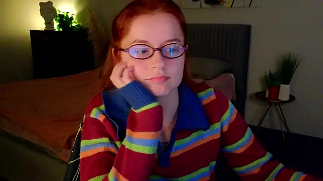 Snapshot of reb_luvng chatting on 10-22-25, 01:44 reb luvng online show from 10-22-25, 01:44