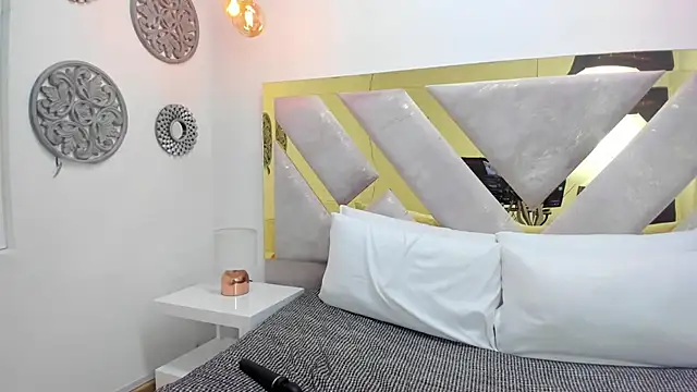 Oriana Guzman online show from 02-22-25, 03:36