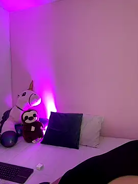 Oriana Guzman online show from 11-04-25, 01:27