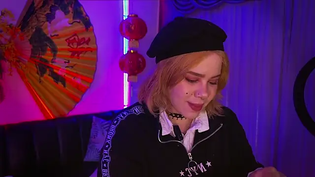 albaismynameX online show from 10-25-25, 12:23