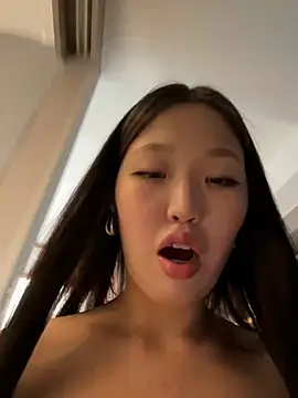 Aiko Yumi online show from 12-22-24, 10:06