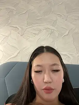 Aiko Yumi online show from 02-24-25, 04:58