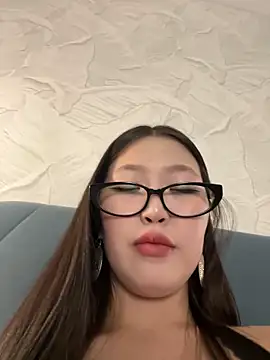 Aiko Yumi online show from 03-05-25, 06:56