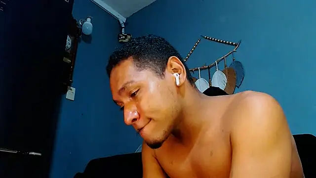 Snapshot of Grandeygruesa1 chatting on 02-10-25, 11:57 Grandeygruesa1 online show from 02-10-25, 11:57