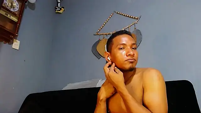 Snapshot of Grandeygruesa1 chatting on 02-28-25, 02:42 Grandeygruesa1 online show from 02-28-25, 02:42