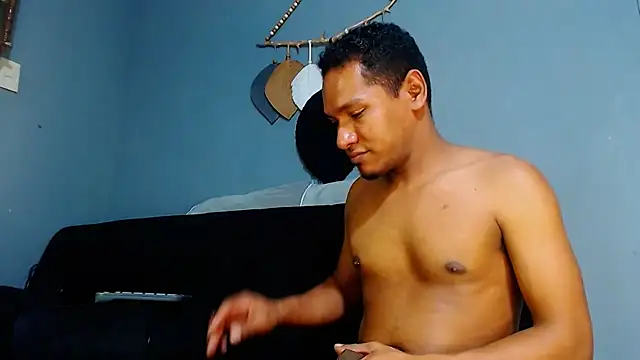 Snapshot of Grandeygruesa1 chatting on 03-18-25, 02:04 Grandeygruesa1 online show from 03-18-25, 02:04