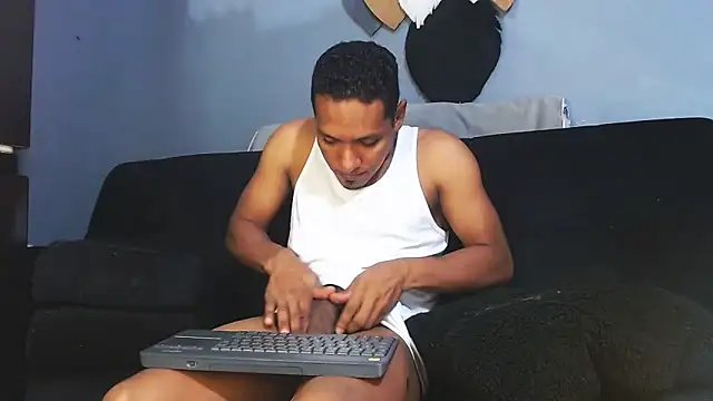 Snapshot of Grandeygruesa1 chatting on 09-18-25, 10:17 Grandeygruesa1 online show from 09-18-25, 10:17