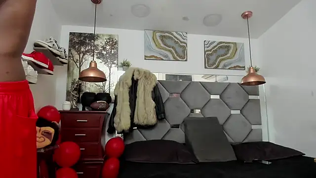 Snapshot of KING_FIT chatting on 09-13-25, 12:32 KING FIT online show from 09-13-25, 12:32