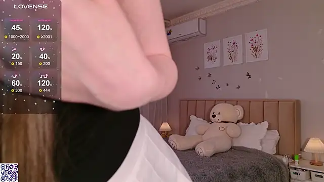 Snapshot of LeraKit chatting on 03-13-25, 01:40 LeraKit online show from 03-13-25, 01:40