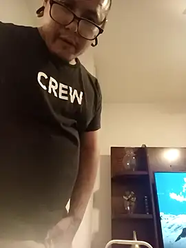 Snapshot of AlanDickson chatting on 03-08-25, 07:16 AlanDickson online show from 03-08-25, 07:16