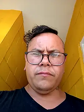 Snapshot of AlanDickson chatting on 09-29-25, 11:09 AlanDickson online show from 09-29-25, 11:09