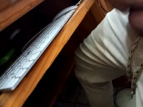 Snapshot of AlanDickson chatting on 11-03-25, 02:29 AlanDickson online show from 11-03-25, 02:29