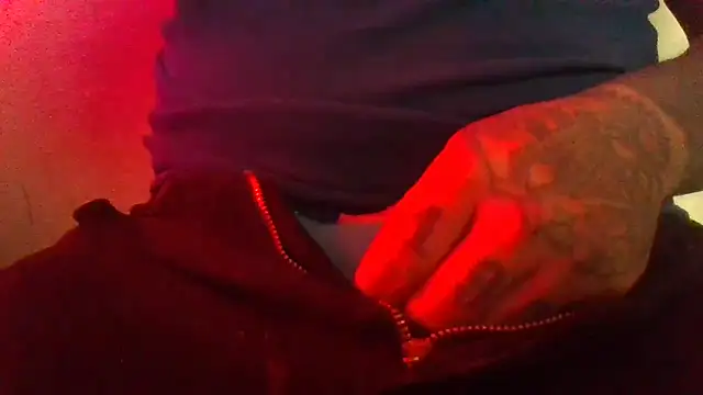 Snapshot of AlanDickson chatting on 12-19-25, 05:58 AlanDickson online show from 12-19-25, 05:58