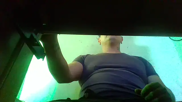 Snapshot of AlanDickson chatting on 01-06-26, 08:29 AlanDickson online show from 01-06-26, 08:29