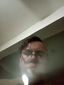 Snapshot of AlanDickson chatting on 02-12-26, 08:09 AlanDickson online show from 02-12-26, 08:09