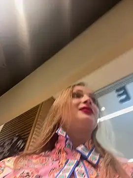 Snapshot of LadyTatiana_Madam chatting on 02-11-25, 04:24 LadyTatiana Madam online show from 02-11-25, 04:24