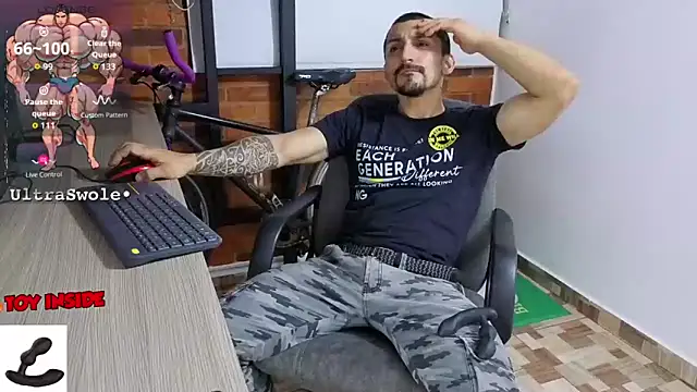 Snapshot of Marck_Muscle chatting on 09-29-25, 02:49 Marck Muscle online show from 09-29-25, 02:49