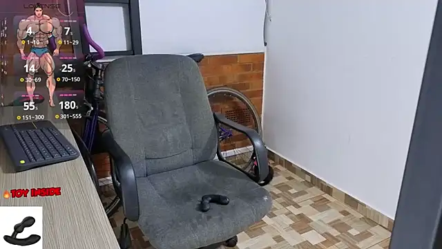 Snapshot of Marck_Muscle chatting on 10-16-25, 12:55 Marck Muscle online show from 10-16-25, 12:55