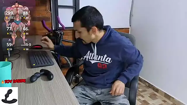 Snapshot of Marck_Muscle chatting on 10-20-25, 03:40 Marck Muscle online show from 10-20-25, 03:40