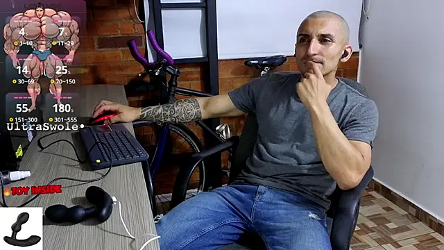 Snapshot of Marck_Muscle chatting on 11-15-25, 01:14 Marck Muscle online show from 11-15-25, 01:14