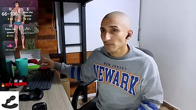 Snapshot of Marck_Muscle chatting on 01-09-26, 03:42 Marck Muscle online show from 01-09-26, 03:42