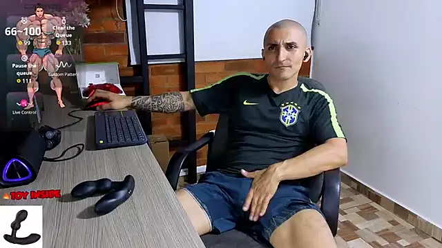 Snapshot of Marck_Muscle chatting on 01-10-26, 02:57 Marck Muscle online show from 01-10-26, 02:57