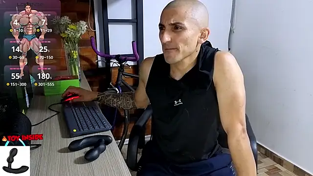 Snapshot of Marck_Muscle chatting on 01-14-26, 02:06 Marck Muscle online show from 01-14-26, 02:06