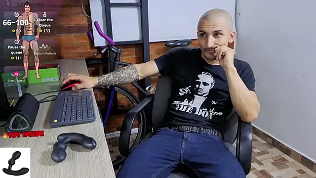 Snapshot of Marck_Muscle chatting on 02-08-26, 04:16 Marck Muscle online show from 02-08-26, 04:16