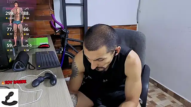 Snapshot of Marck_Muscle chatting on 03-11-26, 01:22 Marck Muscle online show from 03-11-26, 01:22