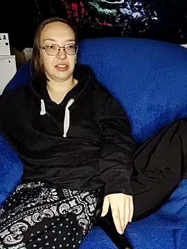 Snapshot of Isabella_Geney chatting on 11-23-25, 07:13 Isabella Geney online show from 11-23-25, 07:13