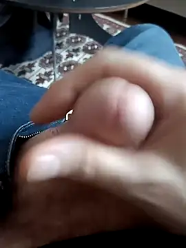 Snapshot of massive_cum chatting on 02-19-26, 08:38 massive cum online show from 02-19-26, 08:38