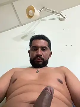 Snapshot of MiddlingAffluent chatting on 02-20-26, 01:35 MiddlingAffluent online show from 02-20-26, 01:35