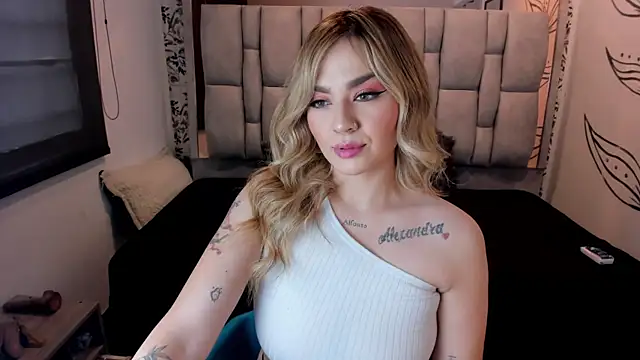 KataHot  online show from 11-12-25, 08:19