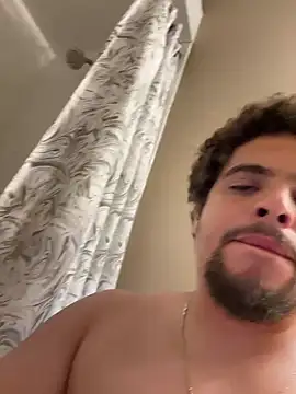 Snapshot of bigitaliandic chatting on 12-19-24, 11:07 bigitaliandic online show from 12-19-24, 11:07