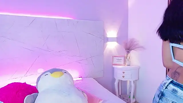 AbrilBrent online show from 11-27-25, 07:49