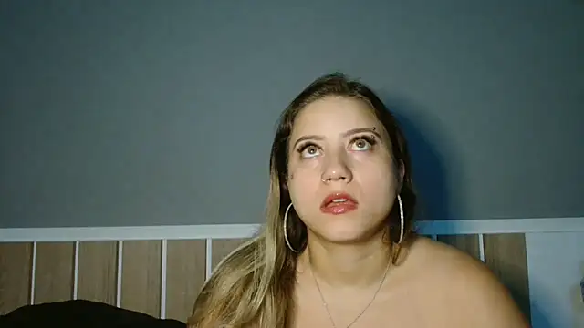 Snapshot of 520_Loirex_741 chatting on 01-06-25, 01:09 520 Loirex 741 online show from 01-06-25, 01:09