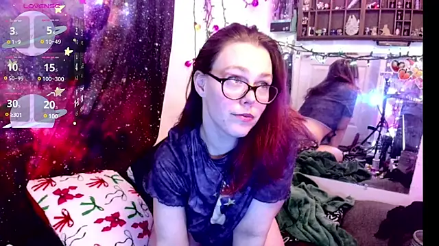 Snapshot of EverlyEster chatting on 02-05-25, 06:13 EverlyEster online show from 02-05-25, 06:13