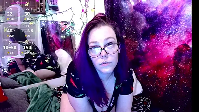 Snapshot of EverlyEster chatting on 02-20-25, 10:48 EverlyEster online show from 02-20-25, 10:48