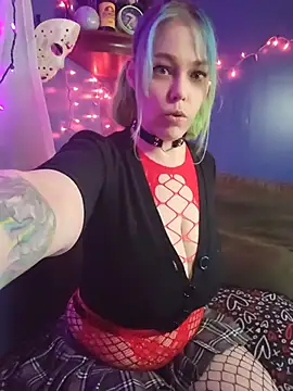 EverlyEster online show from 07-26-26, 05:59