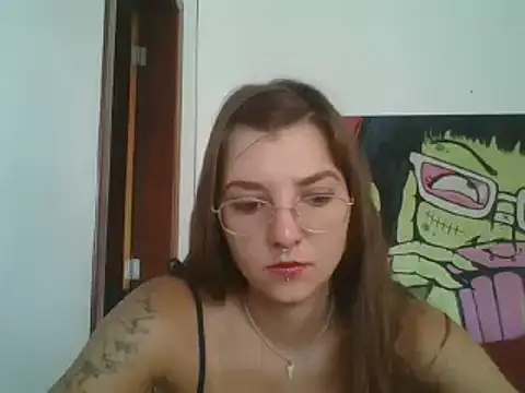 Snapshot of SweetyBabyDemon chatting on 02-10-25, 01:01 SweetyBabyDemon online show from 02-10-25, 01:01