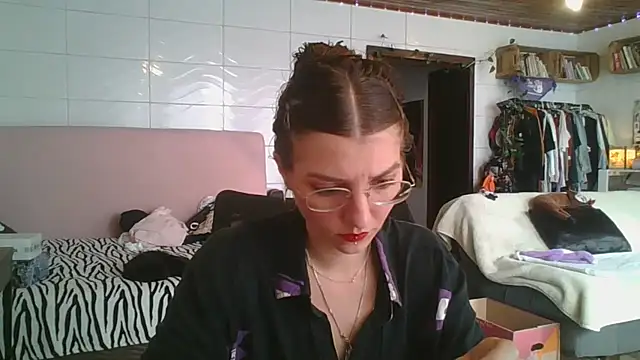 Snapshot of SweetyBabyDemon chatting on 10-01-25, 07:09 SweetyBabyDemon online show from 10-01-25, 07:09