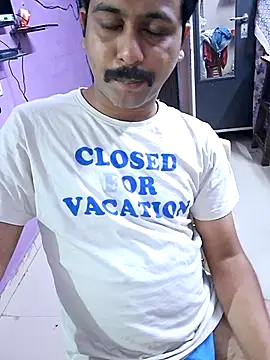 Snapshot of GlassBarge9 chatting on 01-05-25, 05:20 GlassBarge9 online show from 01-05-25, 05:20