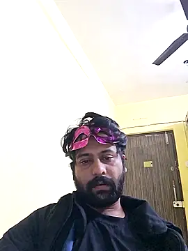 Snapshot of GlassBarge9 chatting on 11-19-25, 06:19 GlassBarge9 online show from 11-19-25, 06:19