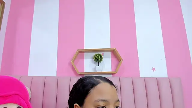 ISABELLA 020 online show from 02-11-26, 12:43