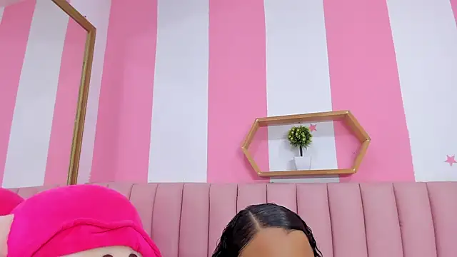 ISABELLA 020 online show from 04-14-26, 06:36