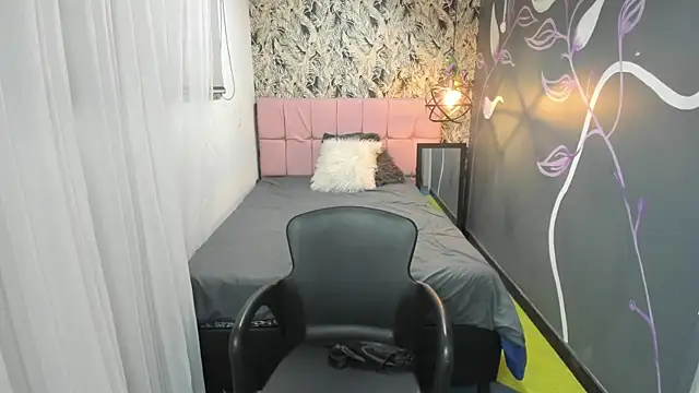 EmmaaEvans  online show from 01-31-25, 11:56