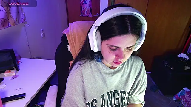 Vallolet Spencer online show from 01-12-25, 05:34