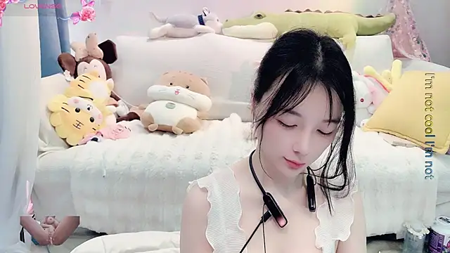 Snapshot of AKiKi711 chatting on 03-09-25, 02:50 AKiKi711 online show from 03-09-25, 02:50