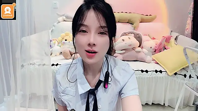 Snapshot of AKiKi711 chatting on 09-12-25, 04:34 AKiKi711 online show from 09-12-25, 04:34